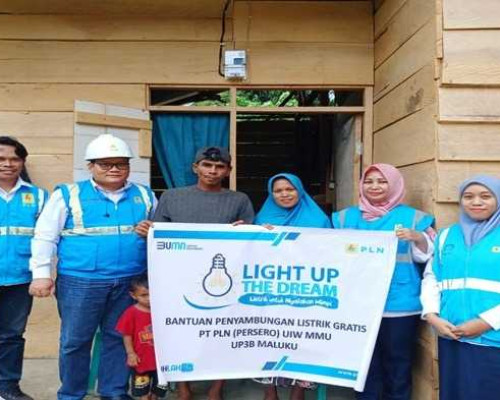 Puluhan Keluarga Kurang Mampu Nikmati Listrik Gratis