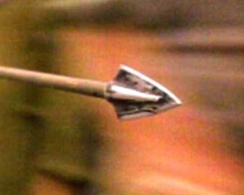 Lerai Bentrok, Kasat Reskrim Polres Malra Terkena Anak Panah