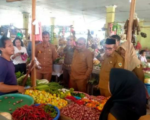 Sidak Pasar Jelang Puasa, Selsily Pastikan Bapok Aman dan Stabil
