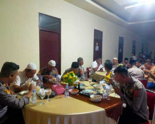 Pererat Silaturahmi, Personil Polres Bursel Gelar Buka Puasa Bersama