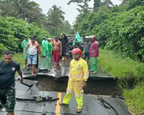 Jalan Ambruk, Jalur Taniwel-Piru Lumpuh