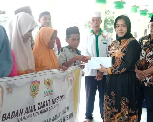 Safari Ramadhan di Desa Wali, Safitri Santunani Anak Yatim