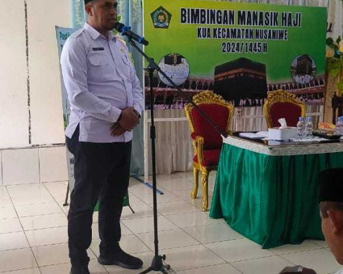 KUA Nusaniwe Gelar Bimbingan Manasik Haji