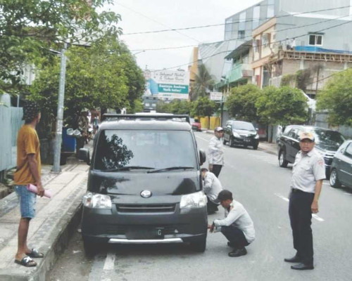 Parkir Kendaraan Semrawut, Suitella : Kami Akan Tindak Tegas