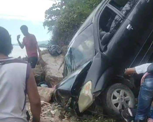 Rem Blong, Mobil Avansa Bawa Penumpang Mudik Masuk Jurang