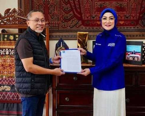 Dilengserkan Widya, Laitupa Ikhlas