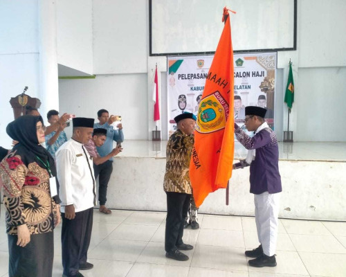 Pemkab Bursel Lepas Keberangkatan JCH 2024 Kloter 32