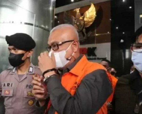 Kasus TPPU, Mantan Bupati Bursel Dituntut 4 Tahun Penjara