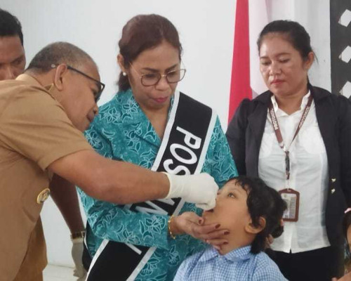 Selsily Canangkan PIN Polio di Bursel 