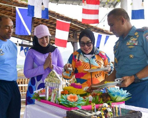 Latuconsina Hadiri HUT Yonmarhanlan IX Ambon