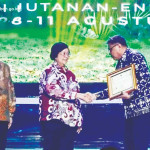 Pemkot Kembali Terima Penghargaan dari Kementeria LHK