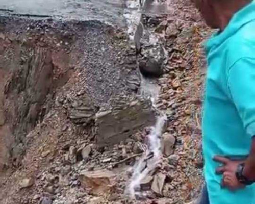 Dikerjakan Bos Uya, Jalan Hotmix Elpaputih Amburadul