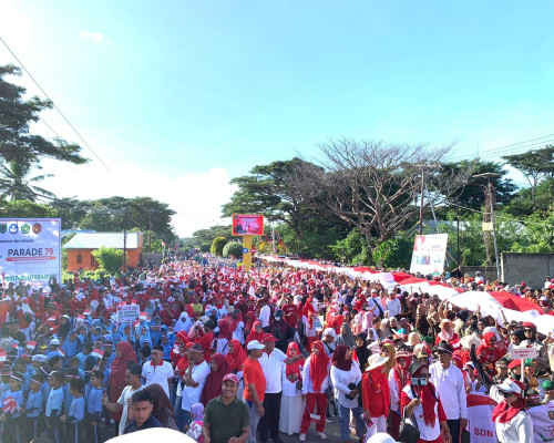 Parade 79 di SBT, Bendera Merah Putih Puluhan Meter Dibentangkan  