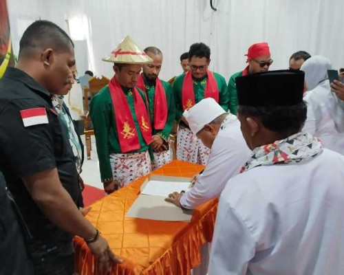 Empat Paslon Daftar di Hari Terakhir,Pilkada SBT Resmi Lima Poros