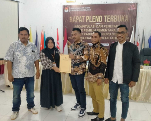 Bawaslu Bursel Pantau Pleno DPS di KPU 