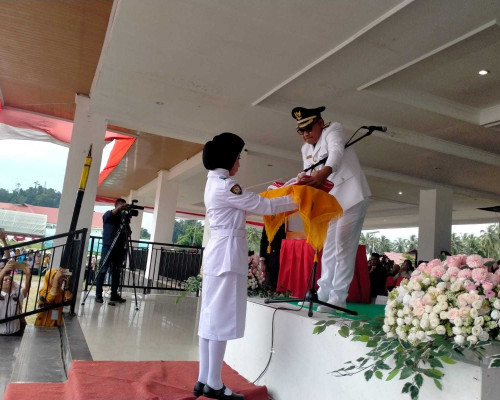Peringati HUT RI ke 79, Pemkab Bursel  Gelar Upacara  Bendera 