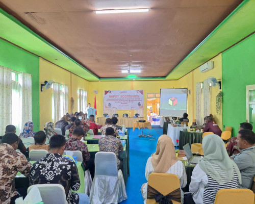 Bawaslu Bursel  Gelar Rakoor Bersama Panwaslu Kecamatan