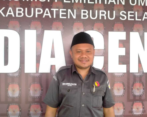 Bawaslu  Awasi Langsung Rapat Pleno  Terbuka Pengundian dan Penetapan Nomor Urut Pasangan Calkada