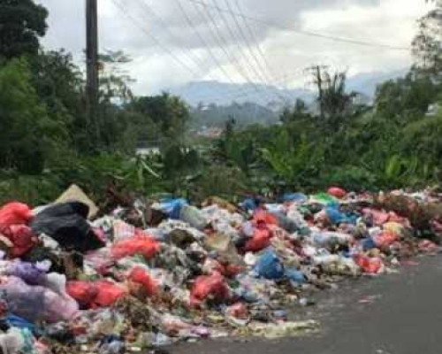 Sampah Menggunung di Ahuru, Hehamahua : Armada Pemkot Kurang