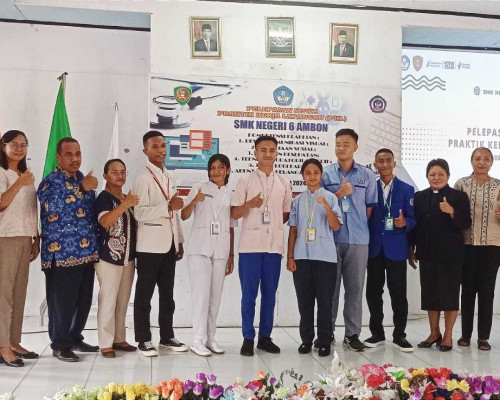 215 Siswa SMK N 6 Ambon Dilepas Secara Resmi  