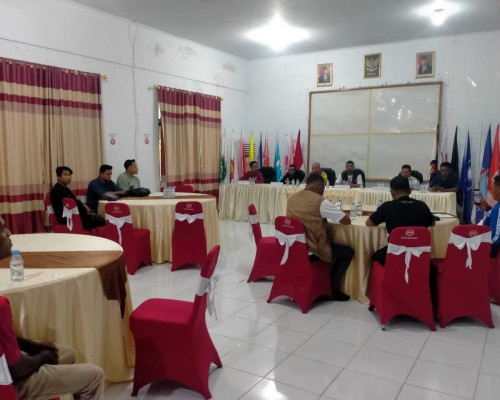 Jelang Debat Publik  Calon Bupati-Wakil Bupati, KPU Bursel Gelar Rakor