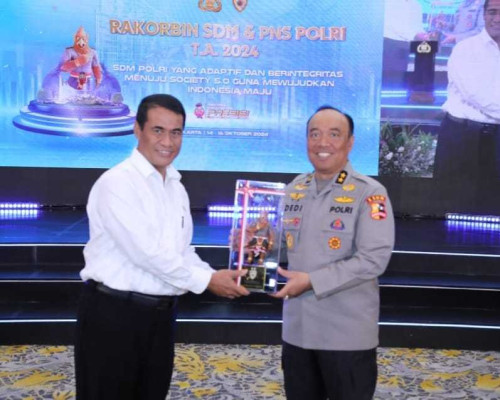 Mentan Amran Paparkan Perkembangan Pertanian di Rakorbin SDM dan PNS Polri