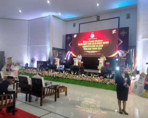 KPU Gelar Debat Terbuka Tiga  Calon Bupati dan Wakil  Buru Selatan 