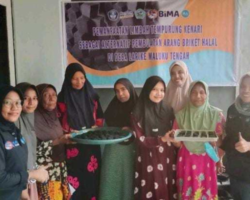 Larike Jadi Lokasi Pembuatan Arang Briket Halal