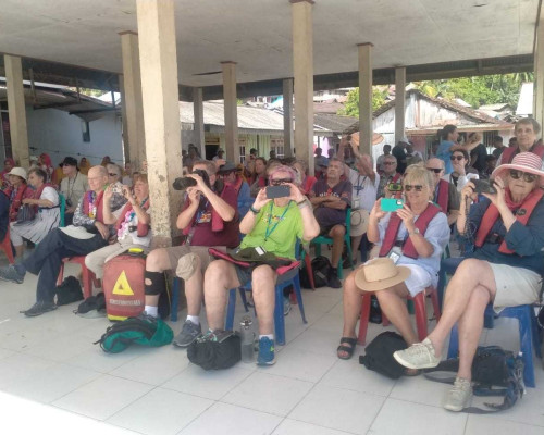 Puluhan Wisman Kunjungi Bursel, Husen : Banyak Destinasi Wisata di Kabupaten Ini