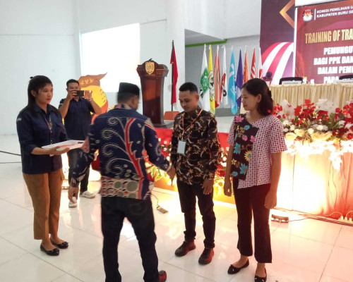 KPU Bursel Gelar TOT Untuk 273 Tenaga PPK dan PPS 