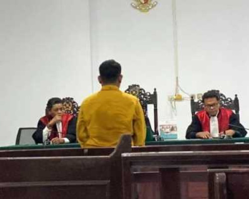 Terbukti Hina Ketua DPRD Maluku, Papilaya Divonis 1 Tahun Penjara