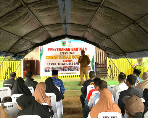Belasan Warga SBT Dapat Bantuan Dari Kemensos