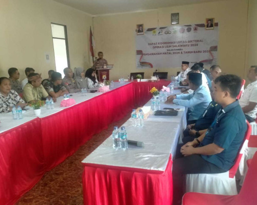 Jelang Perayaan Nataru, Polres Bursel Gelar Rapat Birokrasi 