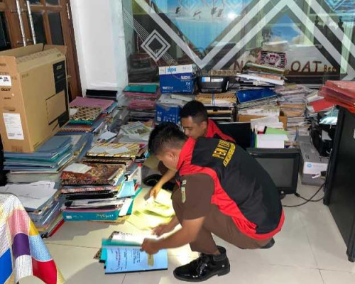 Usut Dugaan Korupsi di Pembangunan Masjid Nurul Jannah, Penyidik Geledah Kantor Bupati Malra