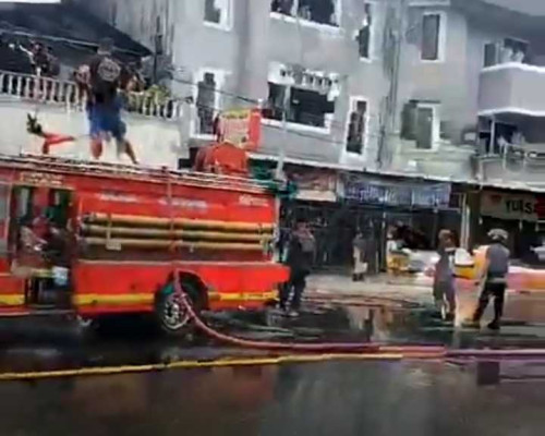 Kompor Meledak, Rumah Makan Ayah di Trikora Terbakar