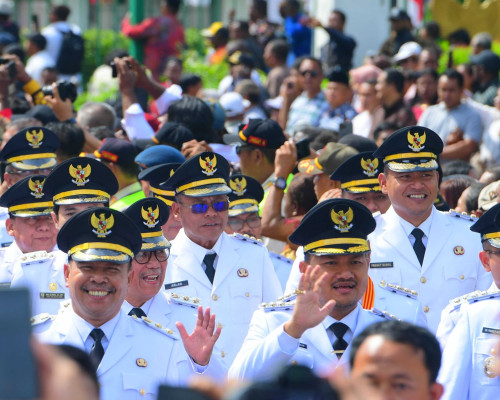 *Prosesi Kirab Awali Pelantikan Kepala Daerah di Istana Kepresidenan Jakarta*