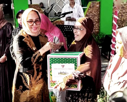 Safari Ramadan Perdana, Pemkot Bagikan Ratusan Paket Sembako 