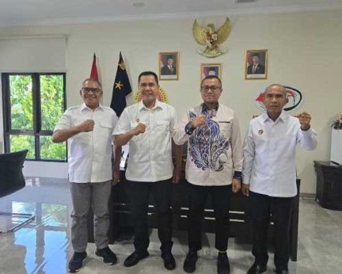 Perdana, Bupati dan Wakil Bupati Buru Selatan Silatuhrami dengan Kalinya Maluku