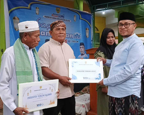 Bupati dan Wakil Bupati Bursel Gelar Safari Ramadan di Desa Nalbessy 