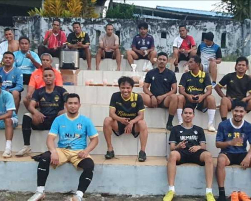 Jaga Silaturahmi, Tim Kalesang Fc Gelar Buka Puasa Bersama Usai Bermain Sepakbola