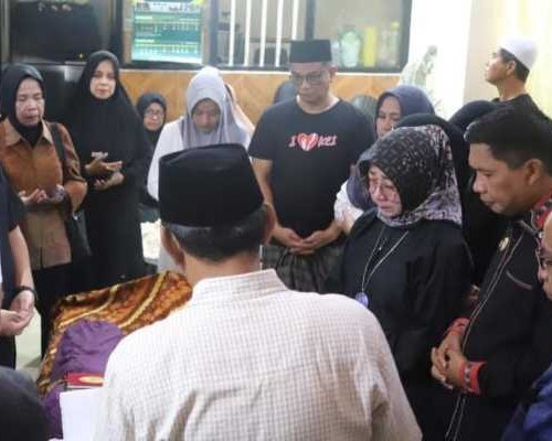 Bodewin : Almarhum Hassanusi Orang Tua Bagi Warga Ambon