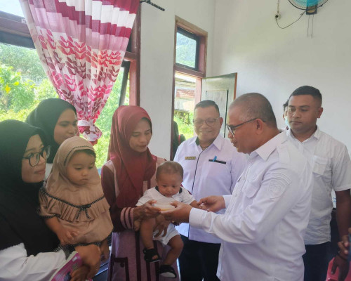 Kunjungi Kegiatan Posyandu  di Desa Elfule, Gerson :  Angka Stunting Turun 35 Persen