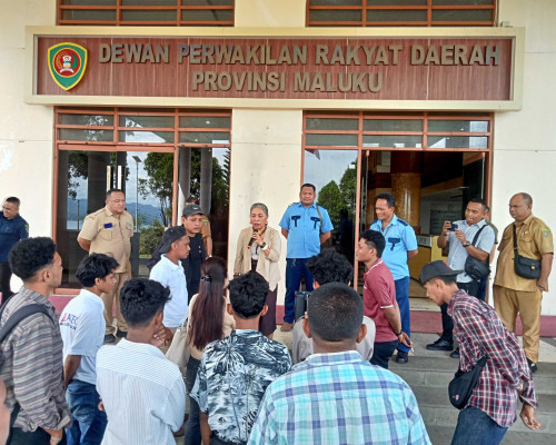 Demo di DPRD Maluku, GANINUSA Desak Panggil Komandan Lanud Pattimura