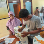Bulog Maluku - Maluku Utara Salurkan Bantuan Beras ke Kabupaten SBB dan Maluku Tengah