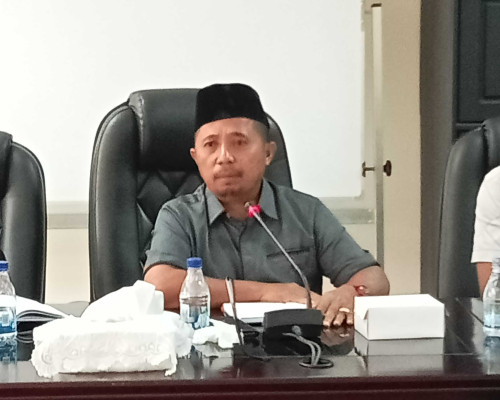 La Nyong Soroti Langkah Eks Pj Bupati Andi Chandra, Terkait Status Jalan Piru-Luhu Turun