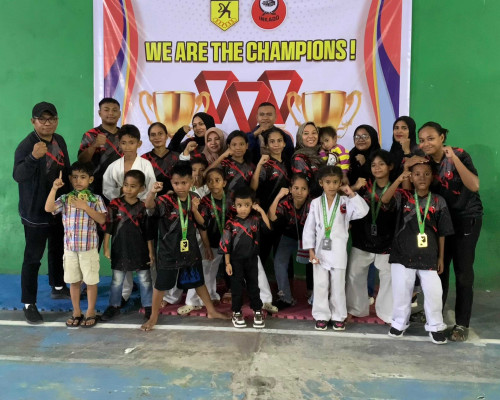 Karateka Dojo Nusakura Gondol  4 Medali Emas di Kejuaraan Inkado