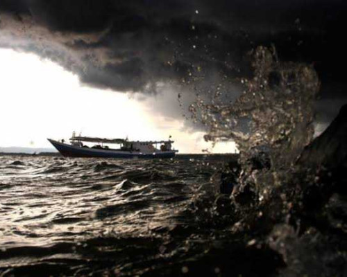 ABK Speedboat Tanusang Jaya Terjatuh di Perairan Tanjung Wane, Kapolsek : Korban Selamat