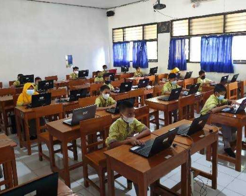 SD Negeri 10 P&K Ambon Siap Menuju Ujian Berbasis Komputer
