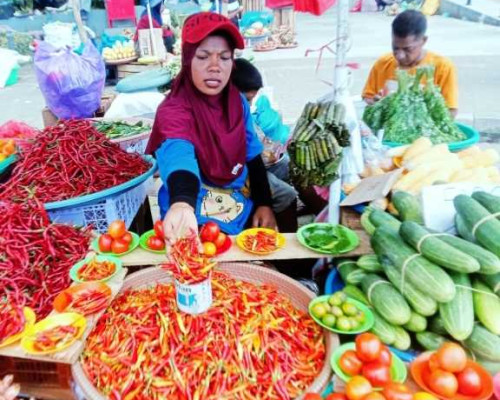 Harga Cabai Naik, Tomat Justru Turun