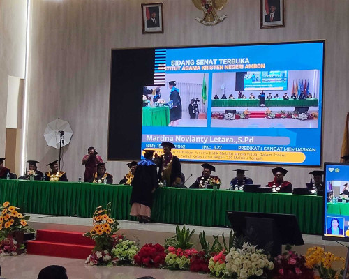 IAKN Ambon Mewisuda 108 Lulusan Wisudawan